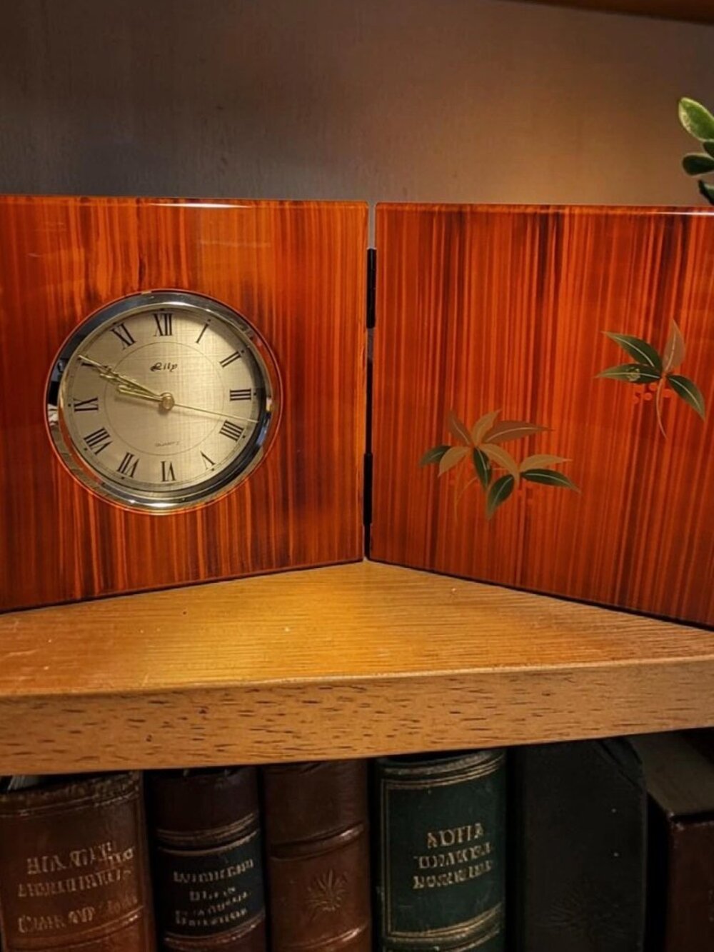 Japanese Hakuichi Folding Clock Beautiful Laquer Leaf Design 9x9 EUC